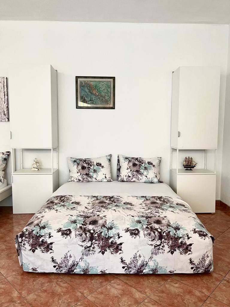 Pansion Ivana Baska Voda Ngoại thất bức ảnh